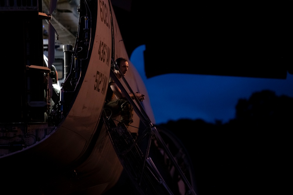 C-5 Super Galaxy arrives in Panama with Navy cargo