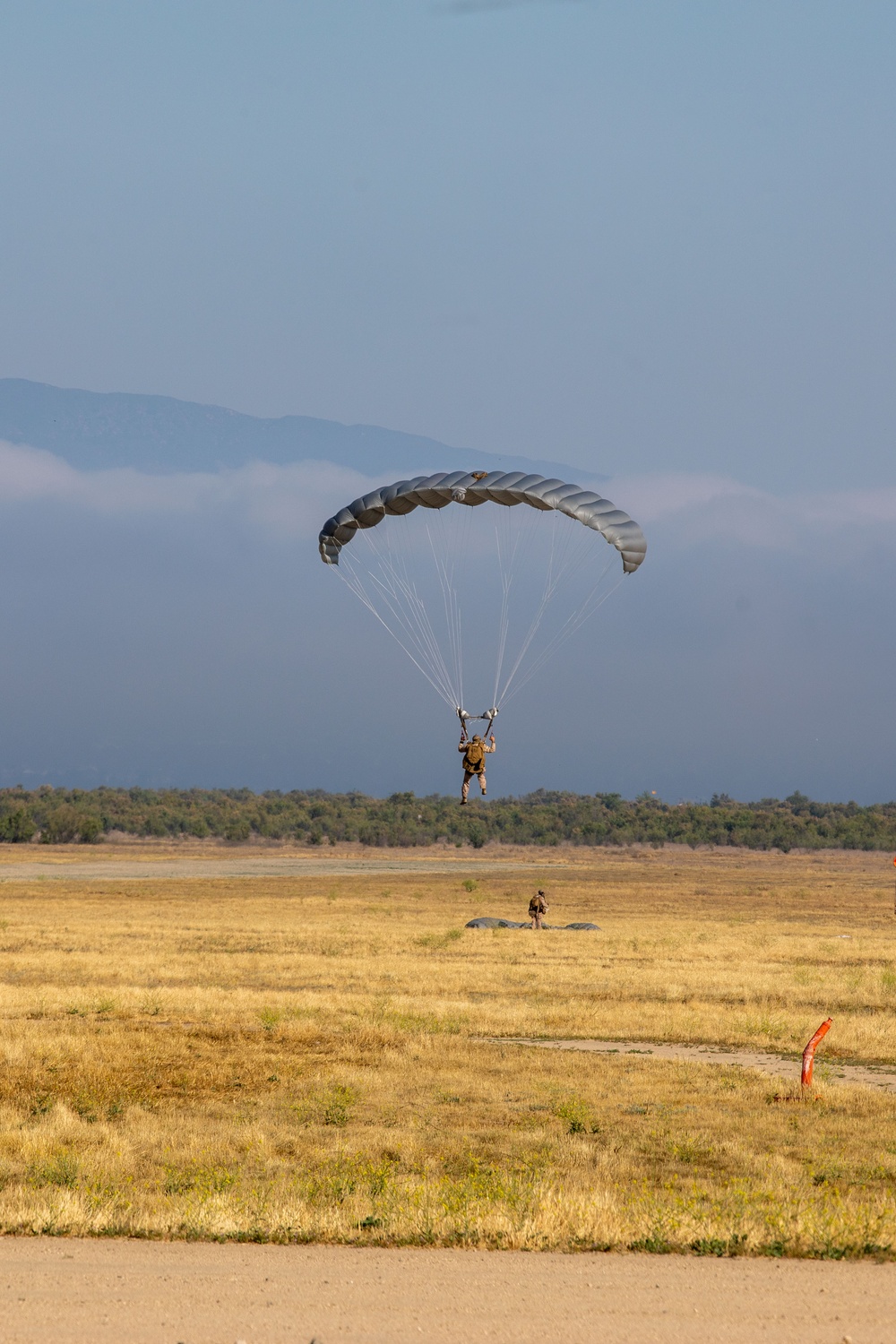 U.S. Marines, Indonesian Korps Marinir participate in free fall training
