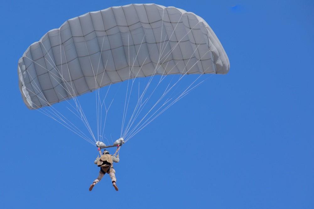 U.S. Marines, Indonesian Korps Marinir participate in free fall training