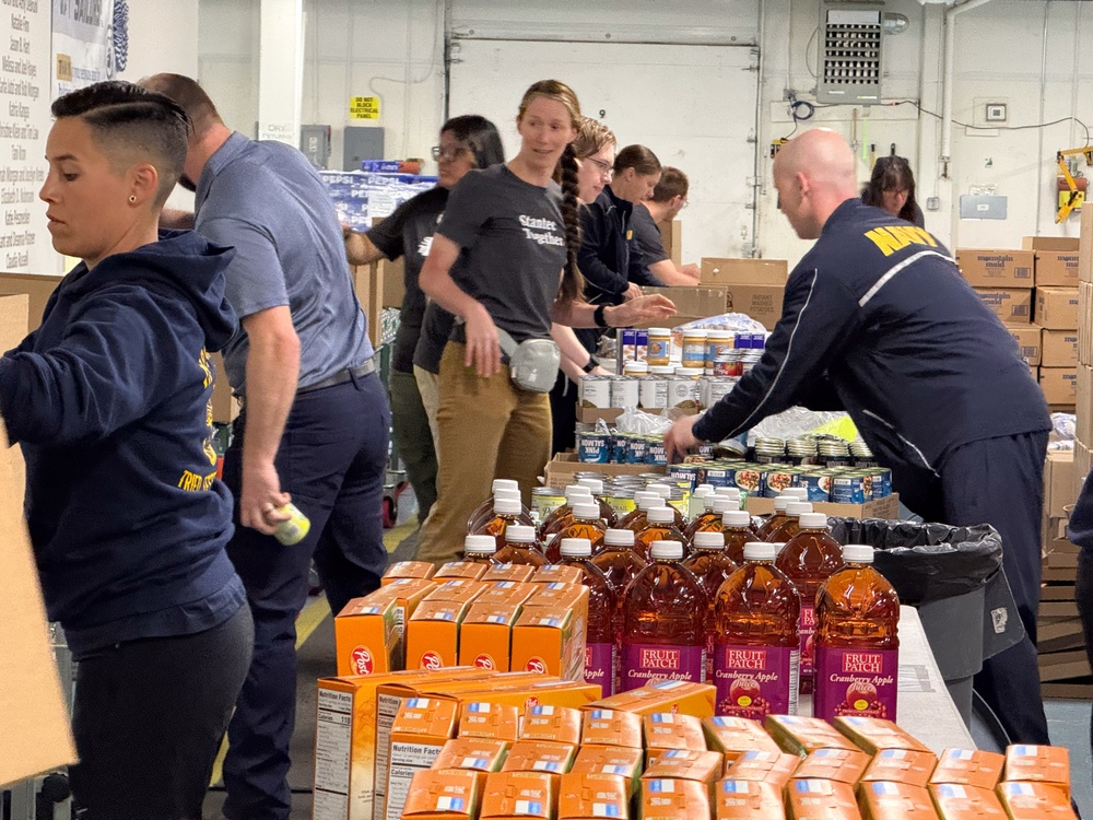 Sailors Join Forces with Alaskans to Fight Hunger During Navy Week