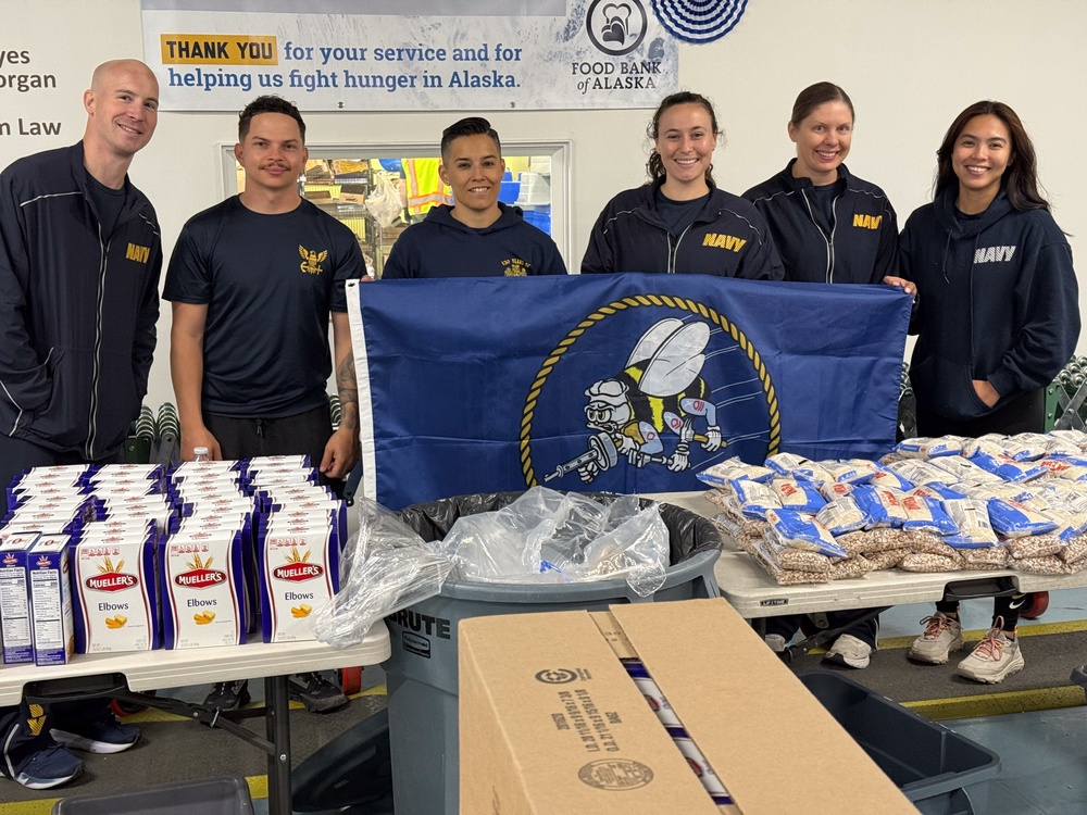 Sailors Join Forces with Alaskans to Fight Hunger During Navy Week
