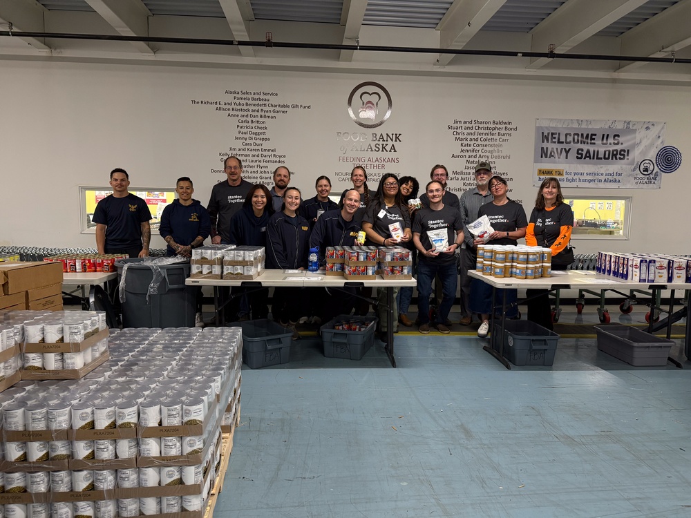 Sailors Join Forces with Alaskans to Fight Hunger During Navy Week
