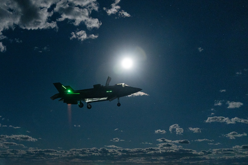 31st MEU | Night flight operations
