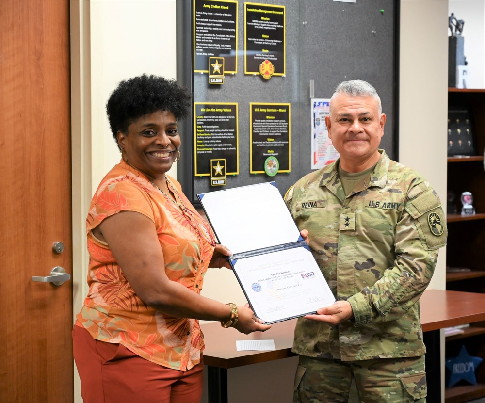 USAG-Miami Director of Human Resources receives Employer Support of the Guard and Reserve (ESGR) Award receives Employer Support of the Guard and Reserve (ESGR) Award