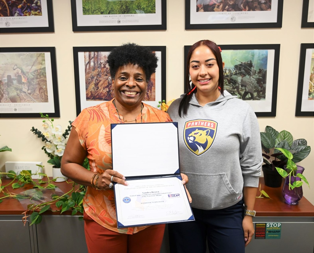 USAG-Miami Director of Human Resources receives Employer Support of the Guard and Reserve (ESGR) Award receives Employer Support of the Guard and Reserve (ESGR) Award