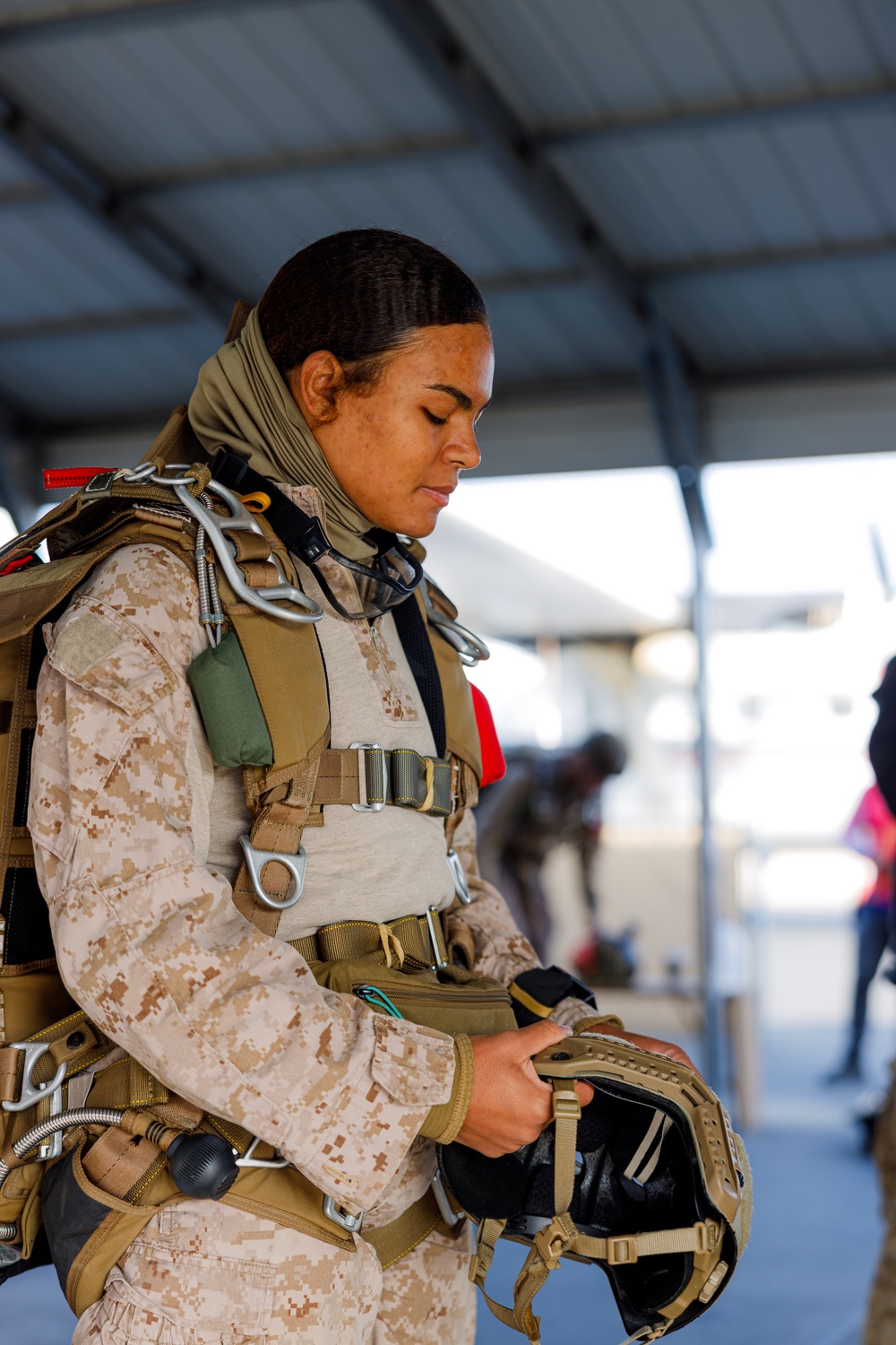 U.S. Marines, Indonesian Korps Marinir participate in military free fall training