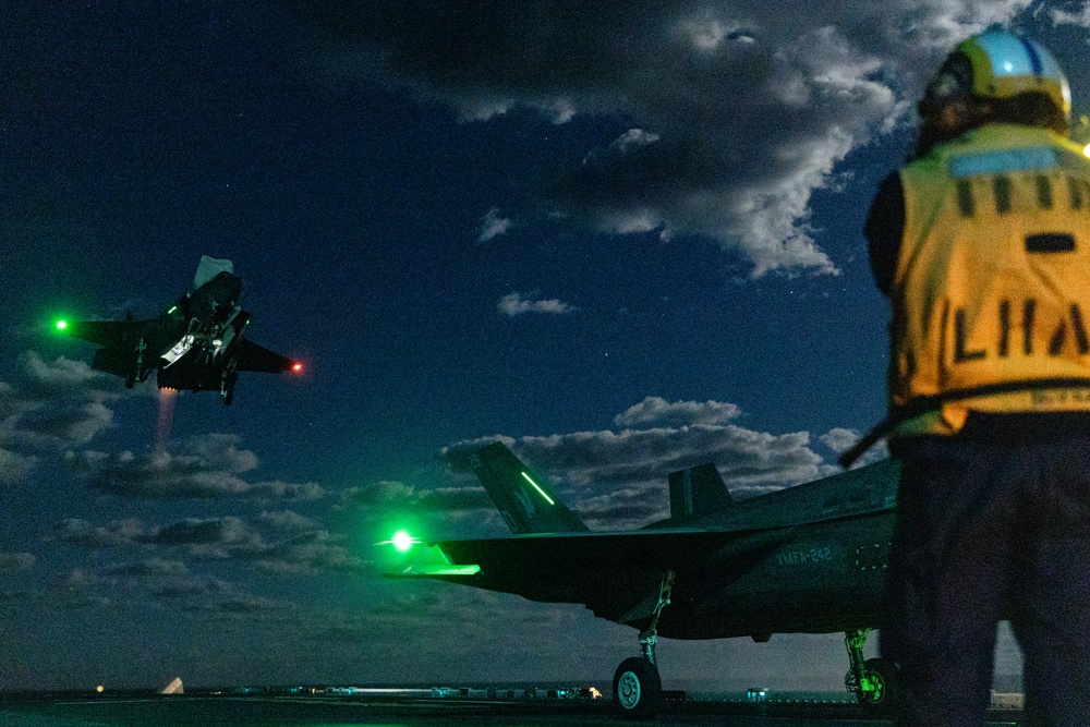 31st MEU | Night flight operations