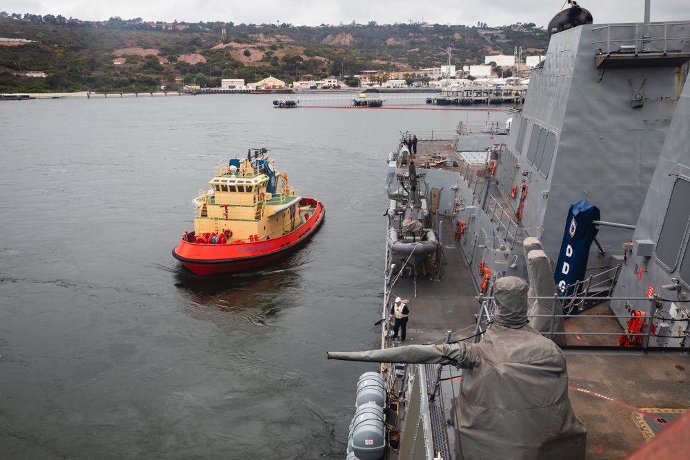 USS Sampson Conducts Routine Operations