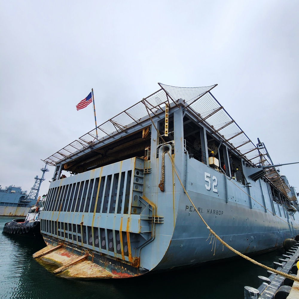 &quot;Nation's Battle Cry&quot; USS Pearl Harbor conducts NBVC Port Call