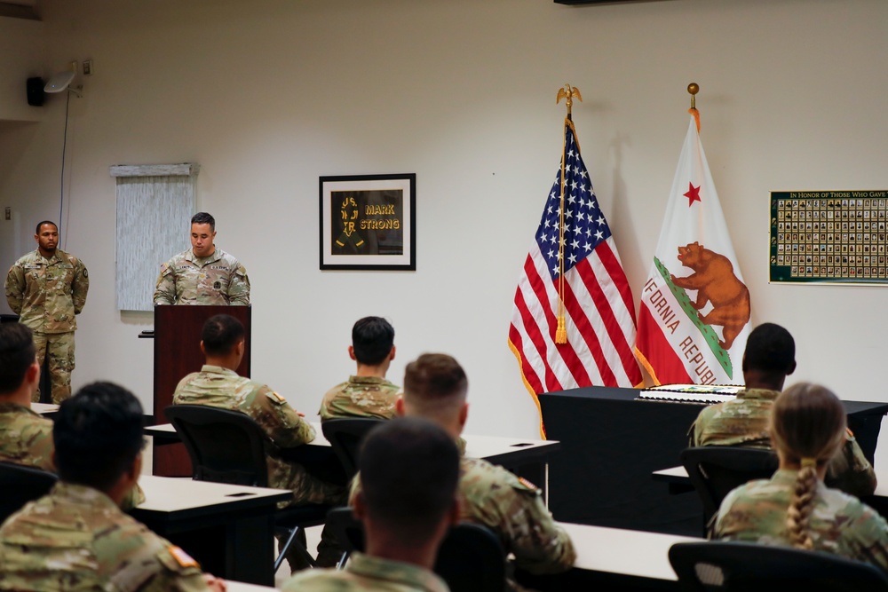 720th Military Police Battalion cake cutting ceremony