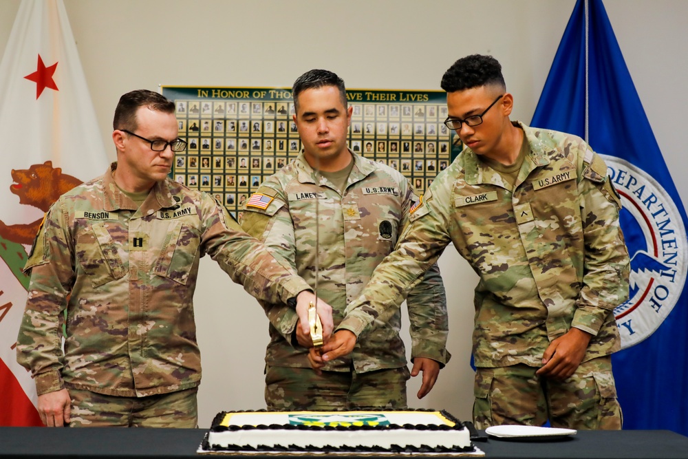 720th Military Police Battalion cake cutting ceremony