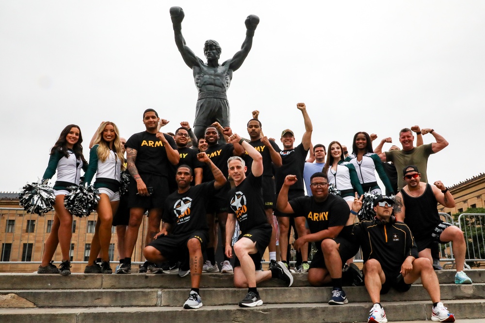 Soldiers run for fun in Philly during Army 250th Birthday