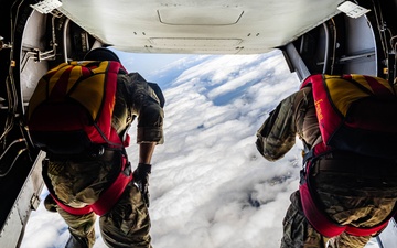 Army Heritage Week 2025 Osprey Jump