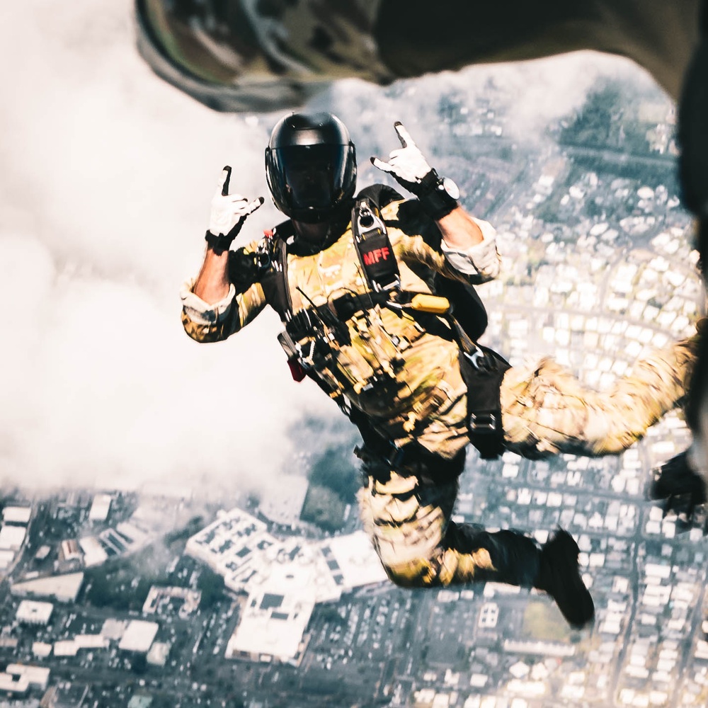 Army Heritage Week 2025 Osprey Jump