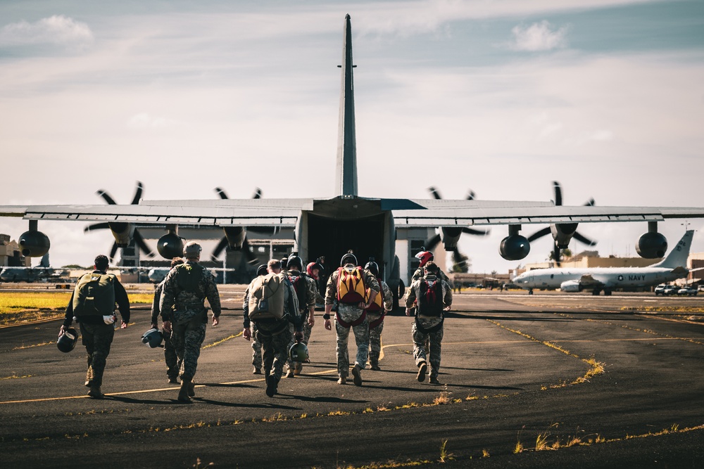Army Heritage Week 2025 C-130 Jump