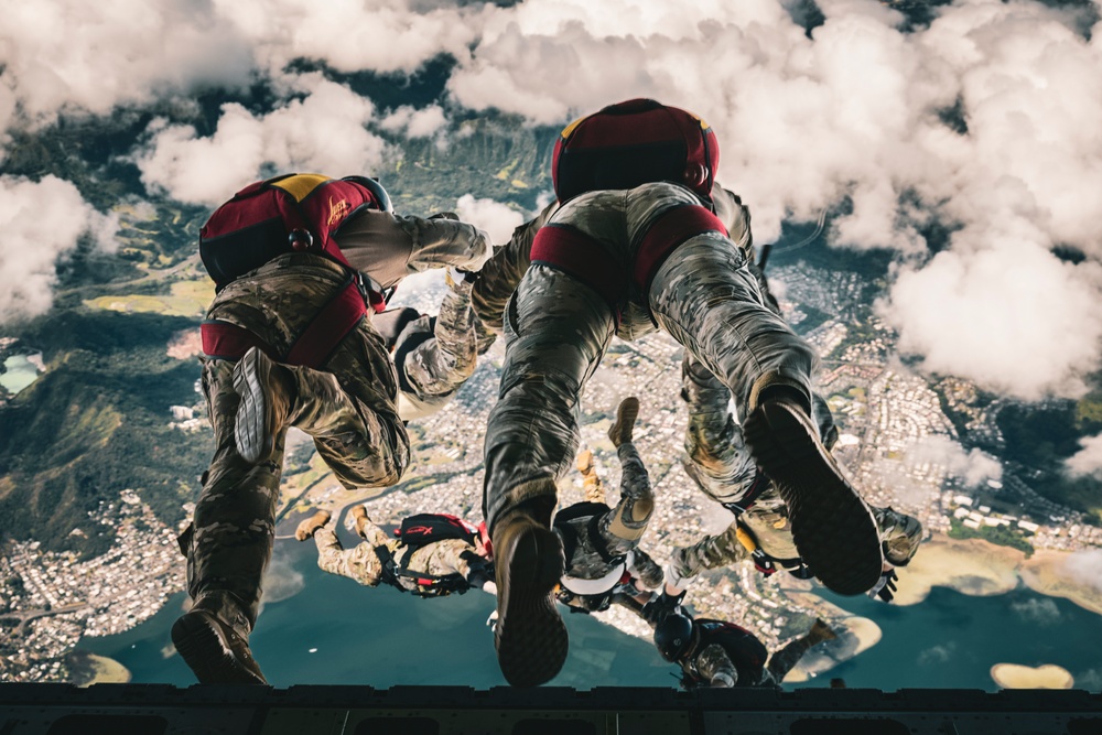 Army Heritage Week 2025 C-130 Jump