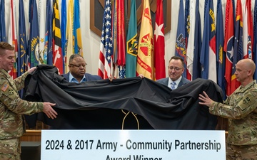 Fort Leonard Wood celebrates partnership with area communities during sign unveiling