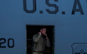 C-5 Super Galaxy arrives in Panama with Navy cargo