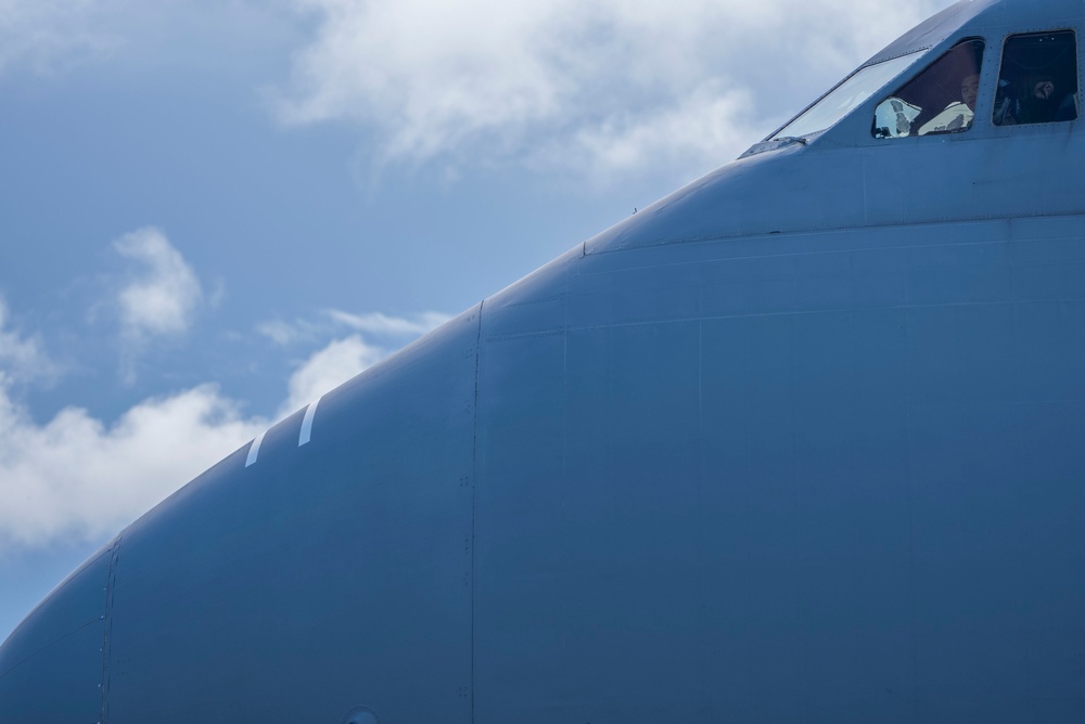 C-5 Super Galaxy arrives in Panama with Navy cargo