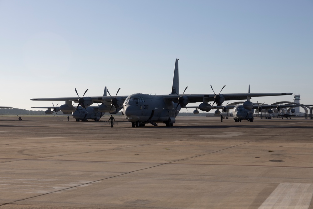 VMGR-252 conducts surge operations