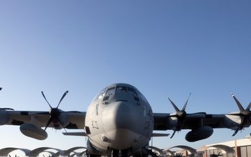 VMGR-252 conducts surge operations