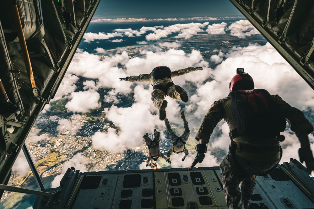 Army Heritage Week 2025 C-130 Jump