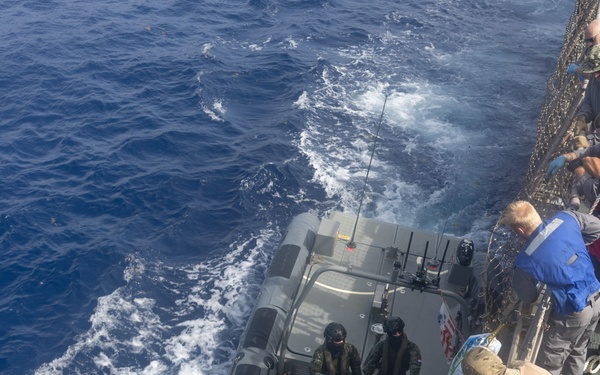 USS Cole, Dutch Navy, Conduct At-Sea Contraband Transfer, Train for Interoperability