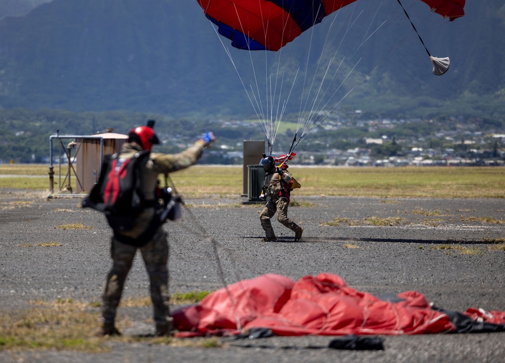 U.S. Army Soldiers Jump from an Osprey during a Recruitment Event in Hawaii
