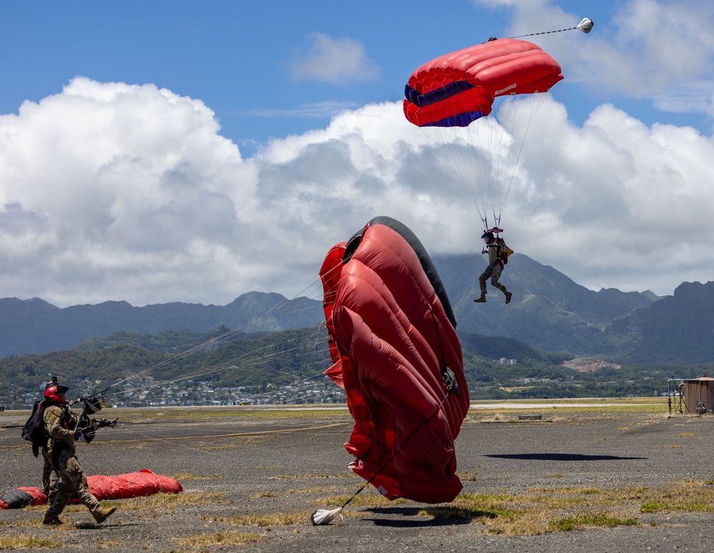 U.S. Army Soldiers Jump from an Osprey during a Recruitment Event in Hawaii