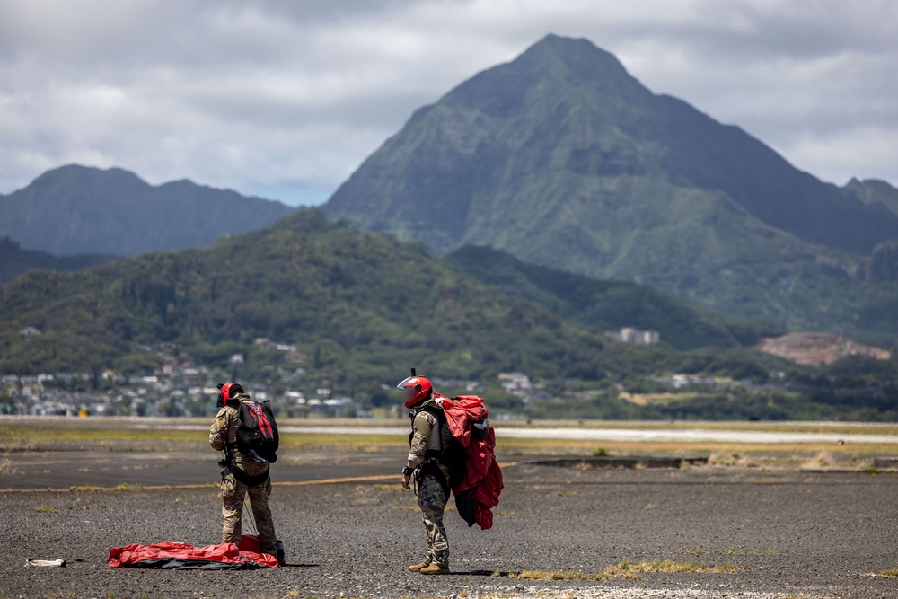 U.S. Army Soldiers Jump from an Osprey during a Recruitment Event in Hawaii