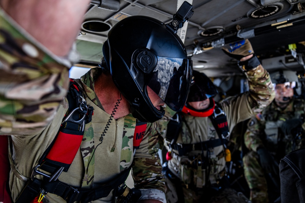Army Heritage Week 2025 Blackhawk Paradrop