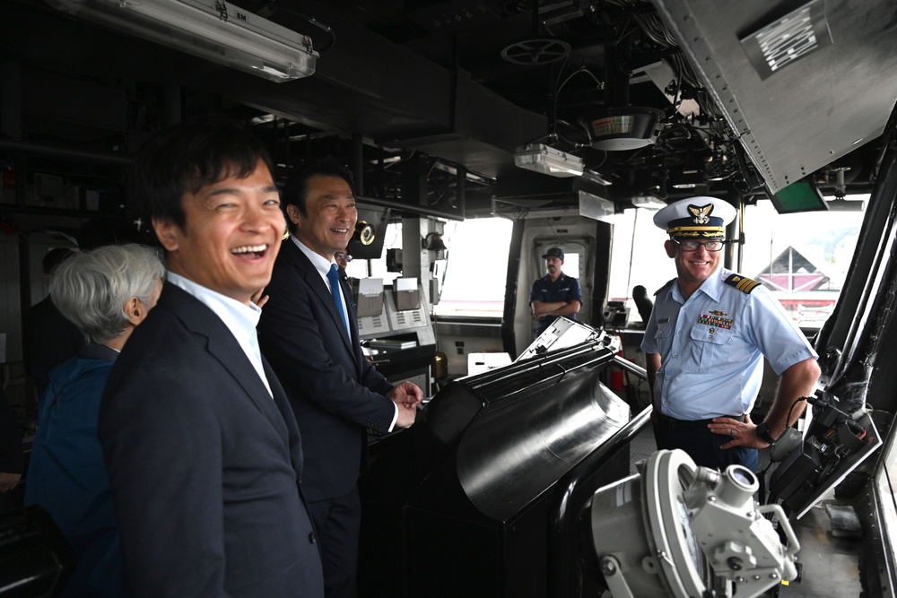 USCG Cutter Stratton (WMSL 752) arrives in Kagoshima, Japan, commences trilateral engagements with Japan Coast Guard and Philippine Coast Guard
