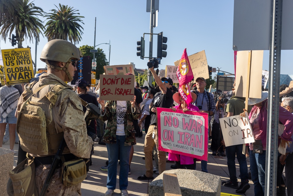 U.S. Marines arrive in greater Los Angeles area to support Task Force 51