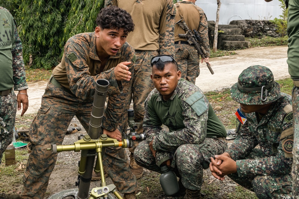 KAMANDAG 9: MRF-D 25.3 and PMC participate in a SMEE