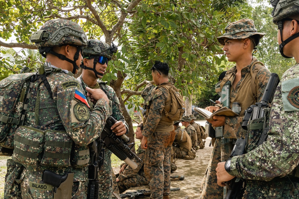 KAMANDAG 9: MRF-D 25.3 and PMC participate in a patrol SMEE