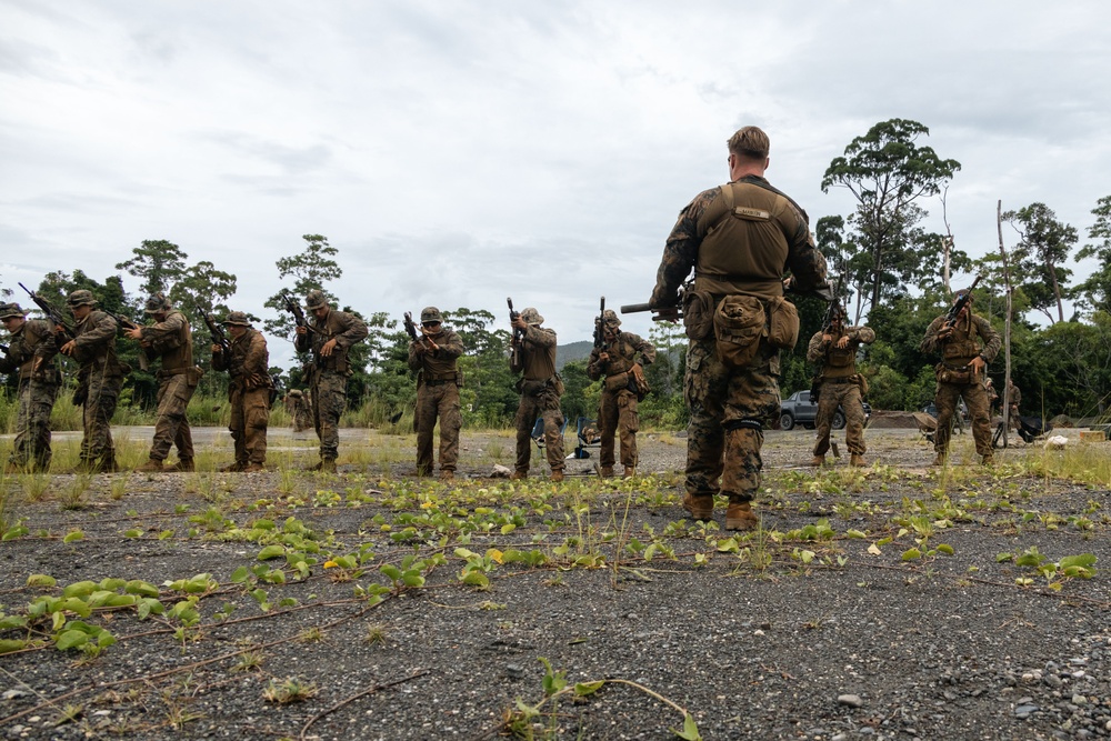 KAMANDAG 9: MRF-D 25.3 and PMC participate in a range SMEE