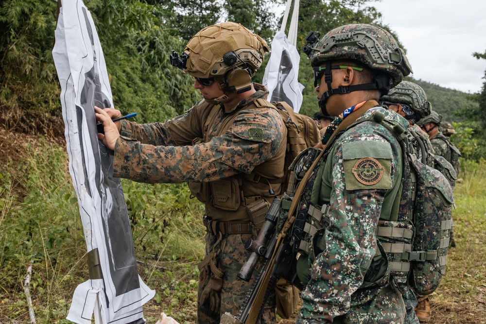 KAMANDAG 9: MRF-D 25.3 and PMC participate in a range SMEE