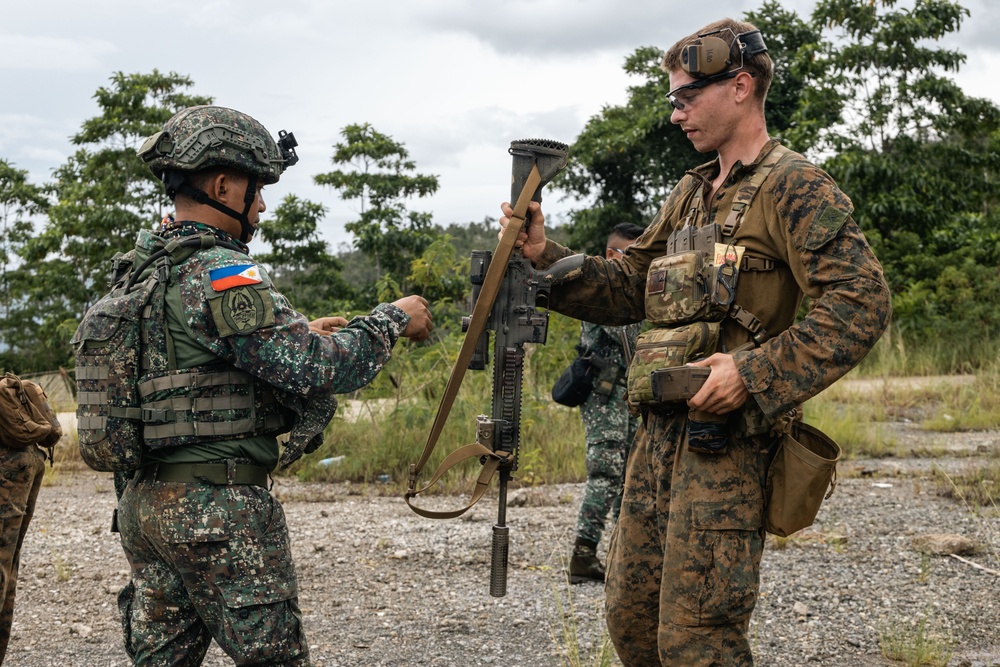 KAMANDAG 9: MRF-D 25.3 and PMC participate in a range SMEE