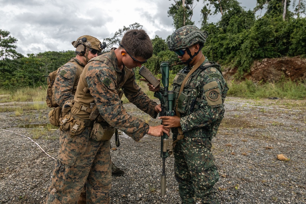KAMANDAG 9: MRF-D 25.3 and PMC participate in a range SMEE