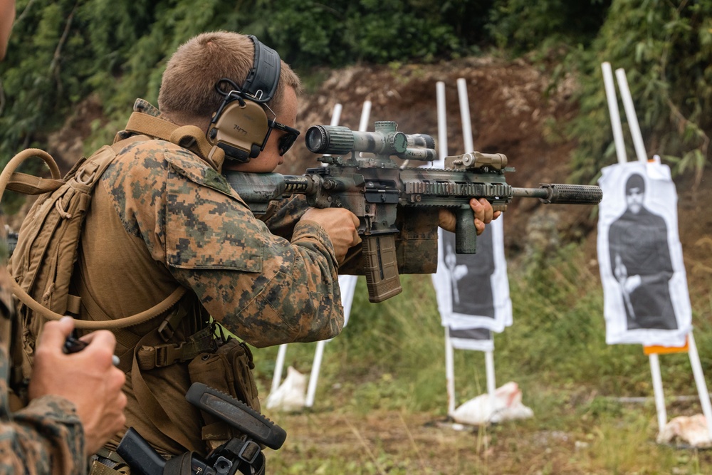 KAMANDAG 9: MRF-D 25.3 and PMC participate in a range SMEE