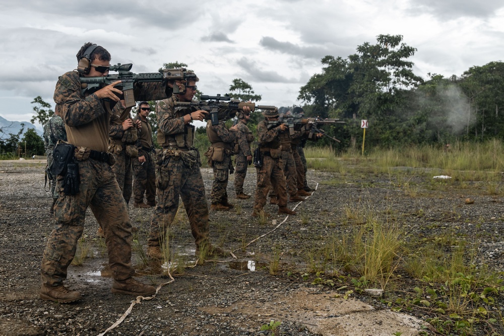 KAMANDAG 9: MRF-D 25.3 and PMC participate in a range SMEE