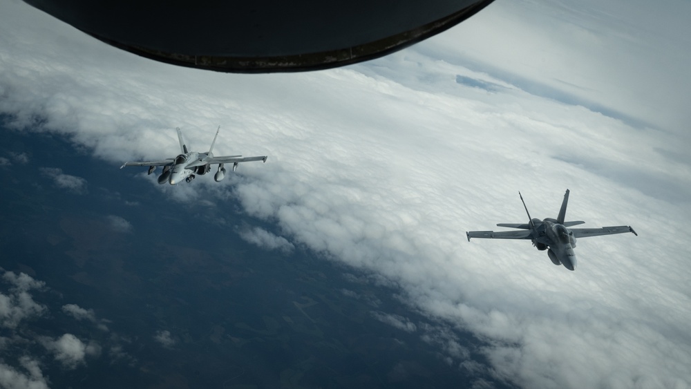 Atlantic Trident 25: 100th ARW refuels 48th FW F-35s, trains with Finnish Air Force F/A-18s