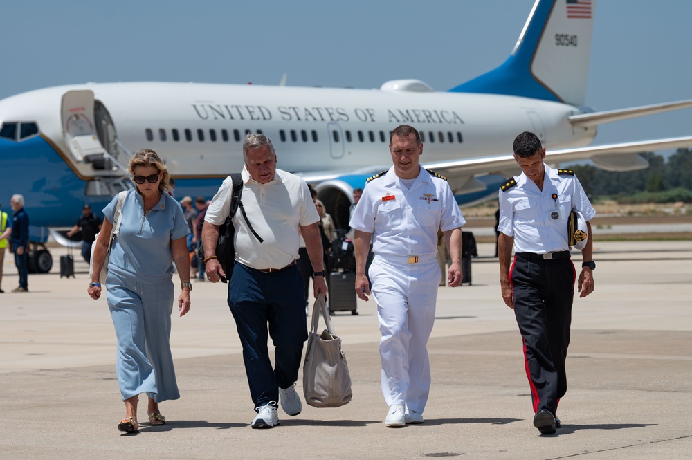 Chairman, House Committee on Veteran's Affairs Visits NAVSTA Rota