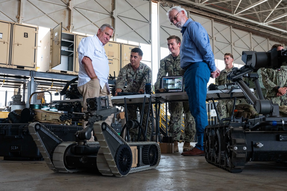 Chairman, House Committee on Veteran's Affairs Visits NAVSTA Rota