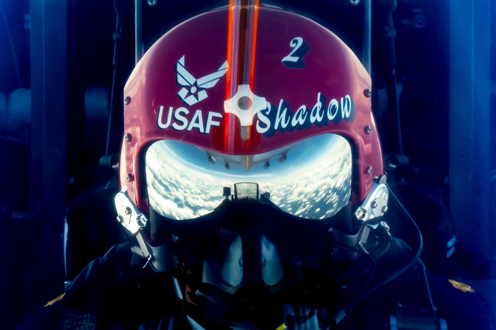 121st refuels &quot;Thunderbirds&quot; over the skies of Virginia