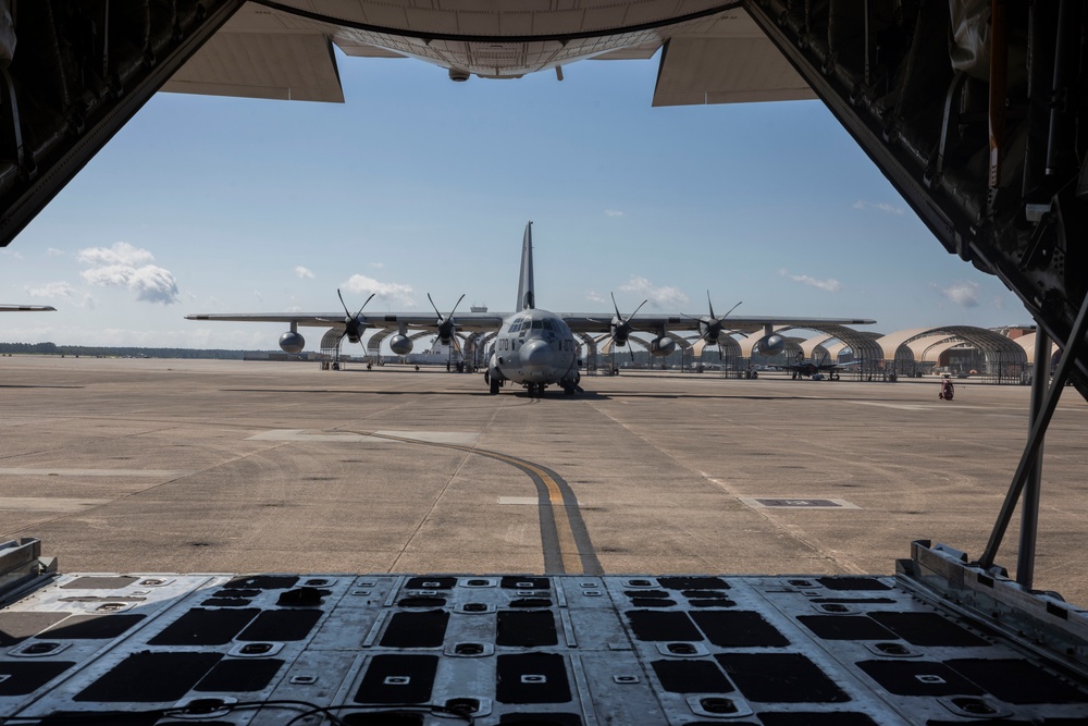 VMGR-252 conducts surge operations