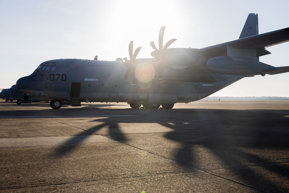 VMGR-252 conducts surge operations