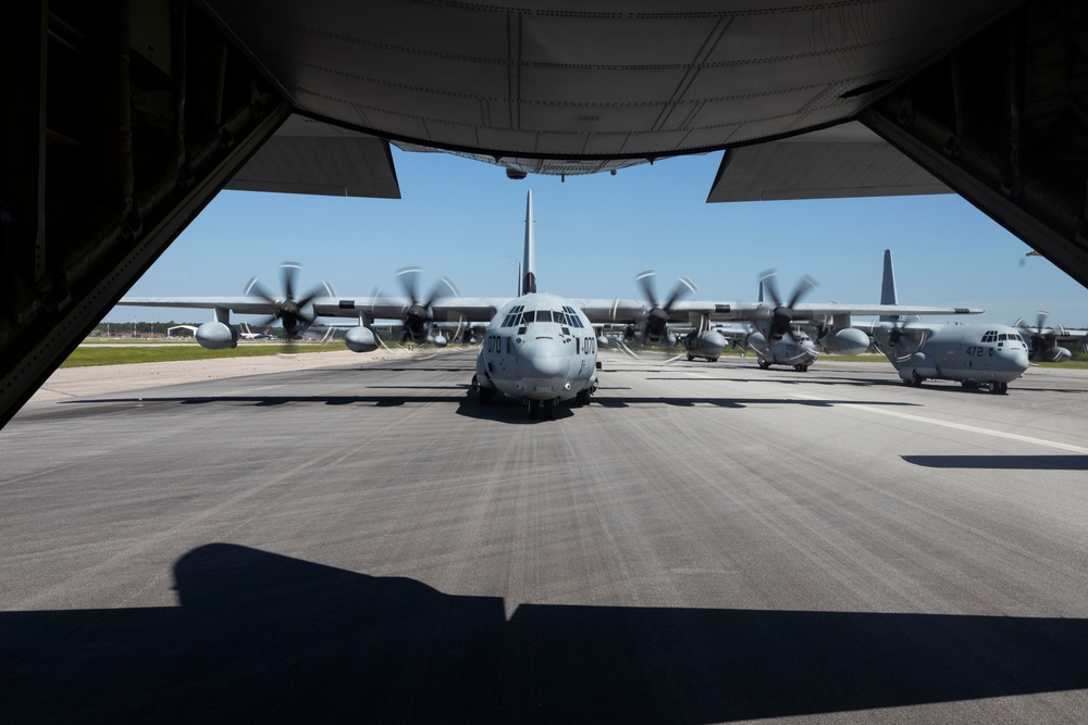 VMGR-252 conducts surge operations