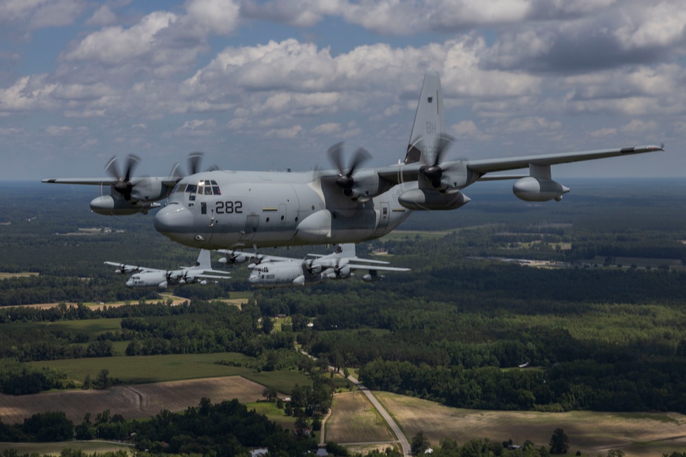 VMGR-252 conducts surge operations