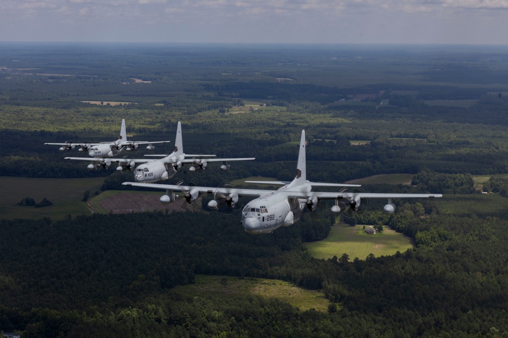 VMGR-252 conducts surge operations